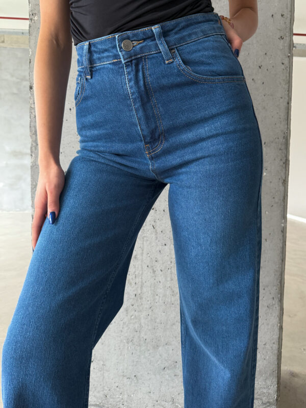 M-46 BLUE Wide-Leg High-Waist Jeans