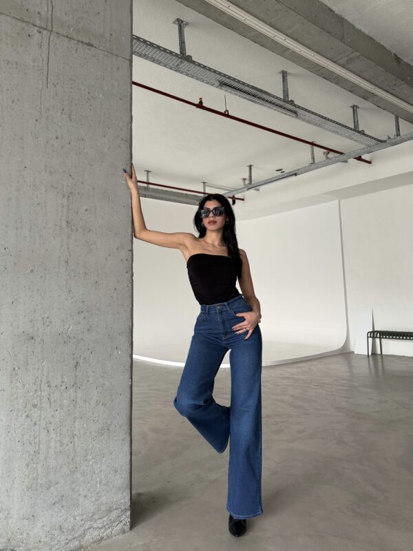 M-46 BLUE Wide-Leg High-Waist Jeans