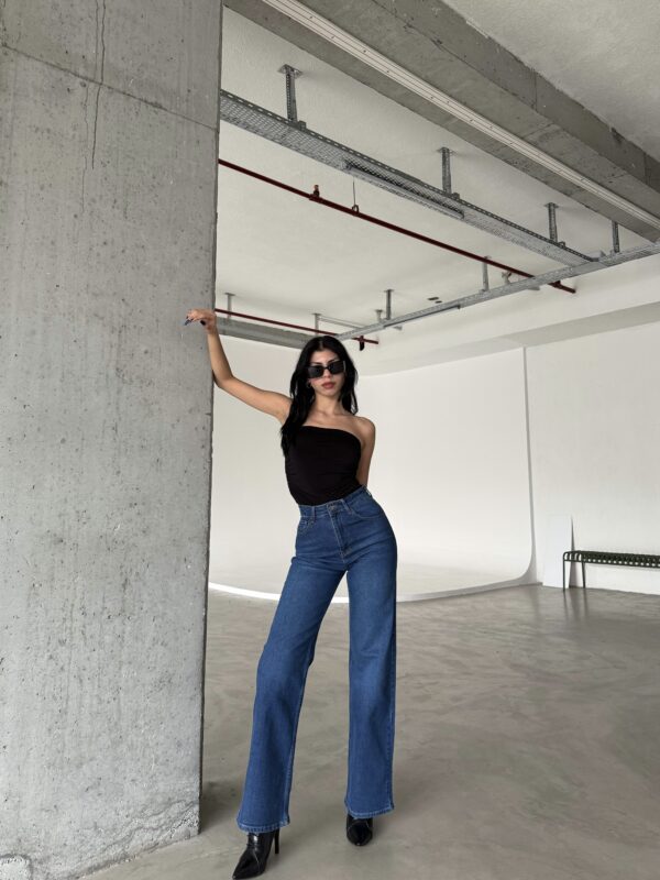 M-46 BLUE Wide-Leg High-Waist Jeans