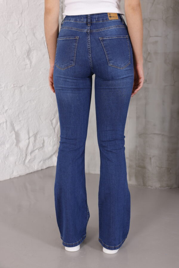M-54 BLUE Women's Ultra Lux Comfort with Flex Motion Bootcut Jean
